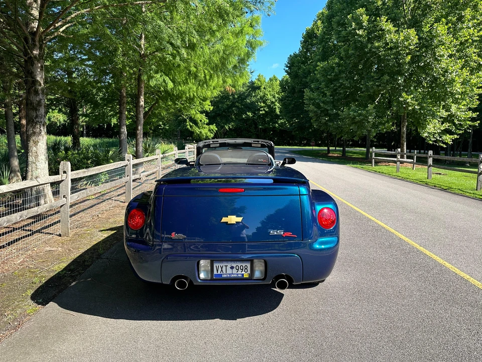 2005 Chevrolet SSR - Image 12 of 31
