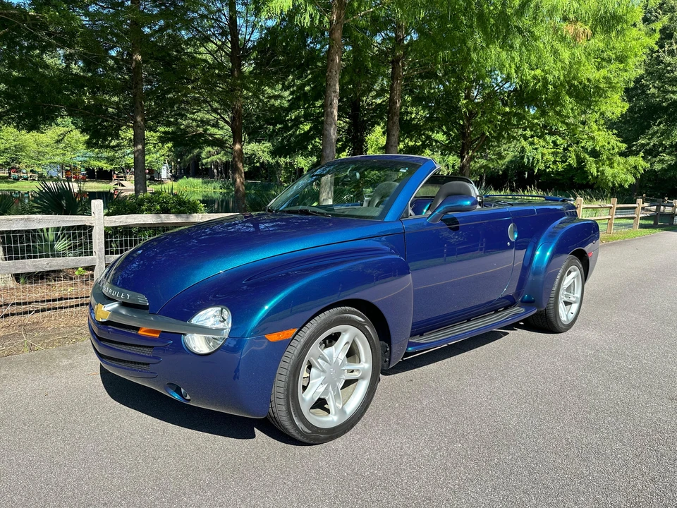 2005 Chevrolet SSR - Image 8 of 31