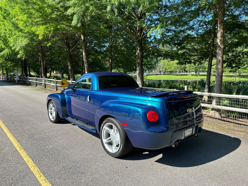 2005 Chevrolet SSR - Image 22 of 31