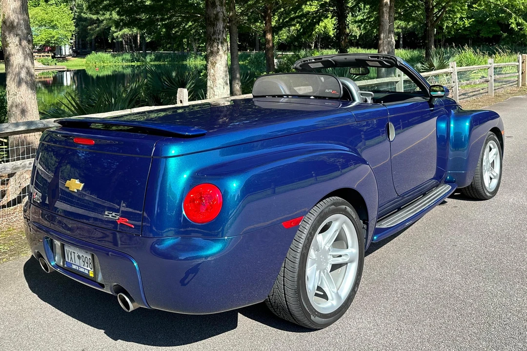 2005 Chevrolet SSR - Image 4 of 31