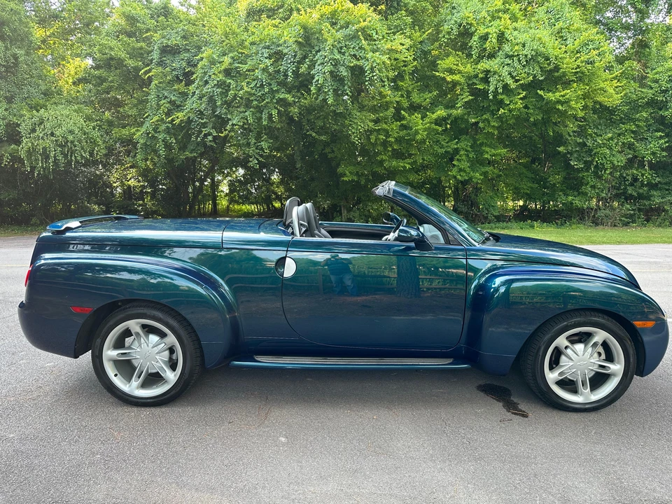 2005 Chevrolet SSR - Image 14 of 31