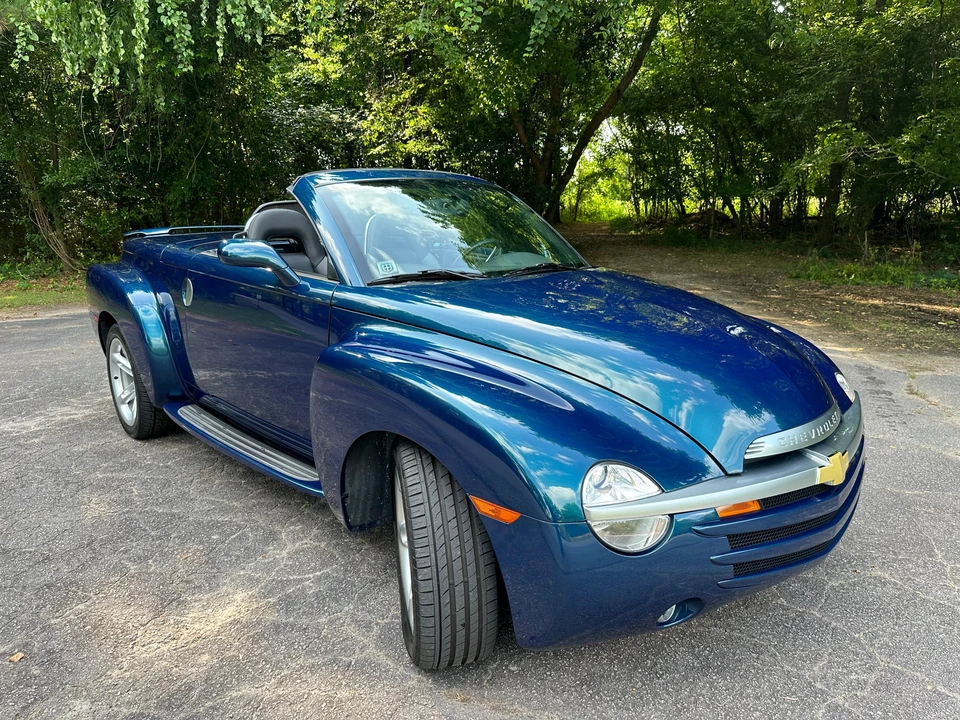 2005 Chevrolet SSR - Image 17 of 31