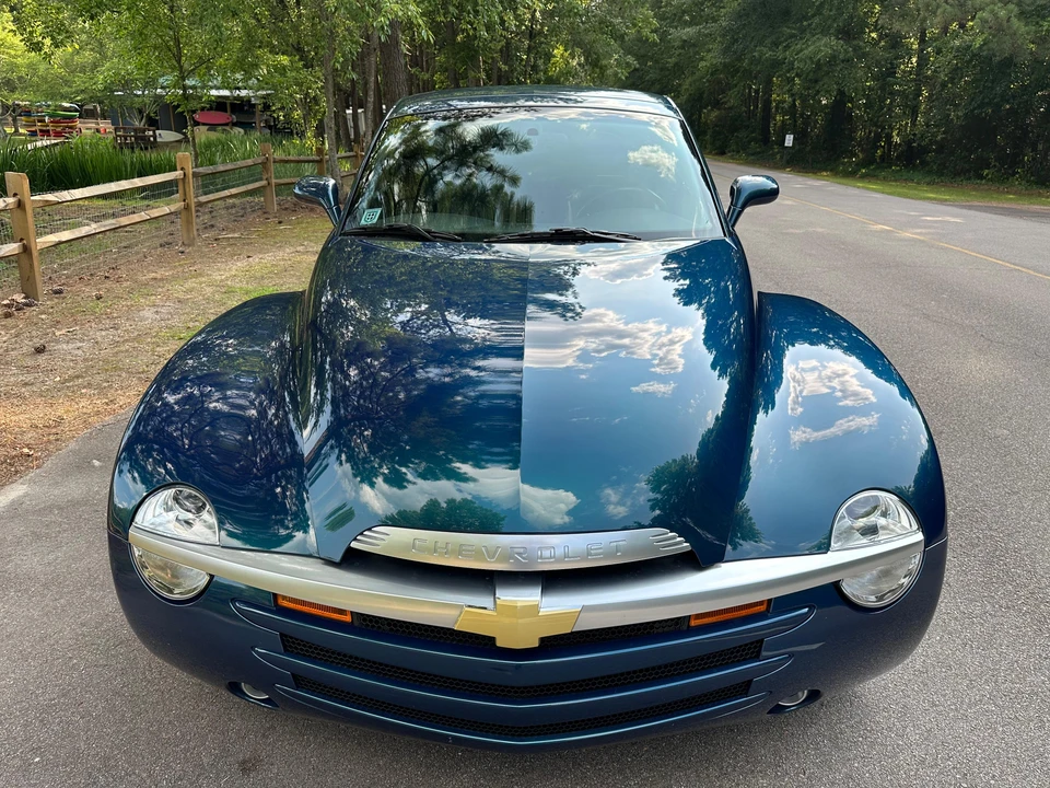 2005 Chevrolet SSR - Image 10 of 31