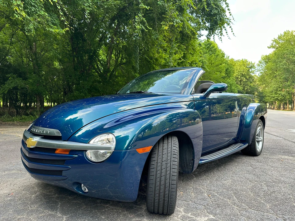 2005 Chevrolet SSR - Image 7 of 31