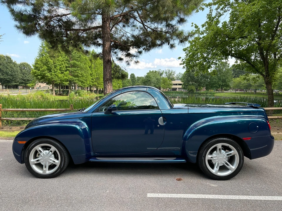 2005 Chevrolet SSR - Image 20 of 31