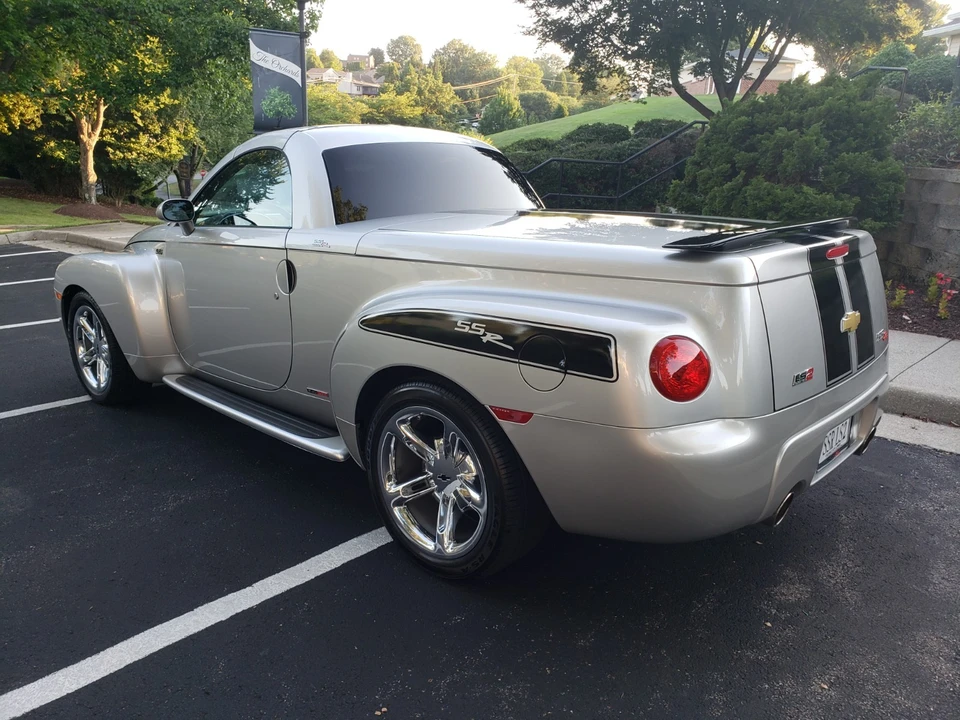 2005 Chevrolet SSR - Image 11 of 31