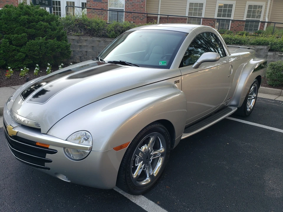 2005 Chevrolet SSR - Image 12 of 31