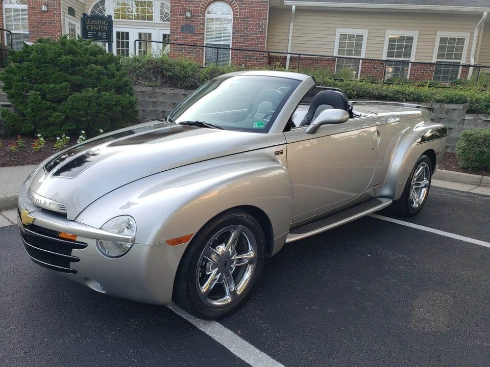2005 Chevrolet SSR - Image 5 of 31