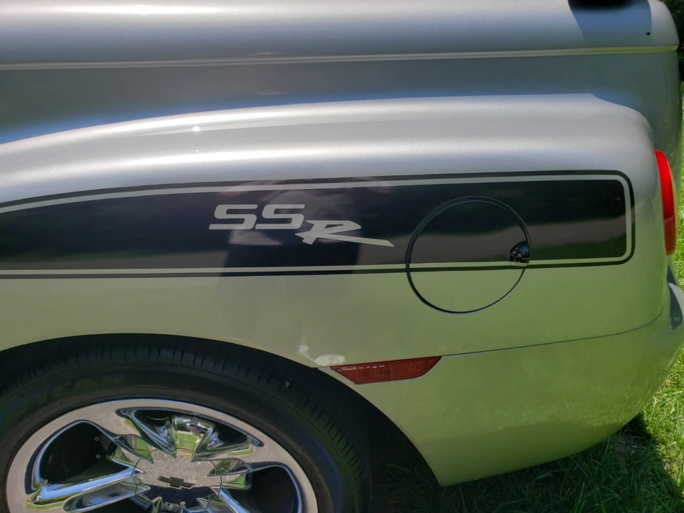 2005 Chevrolet SSR - Image 15 of 31