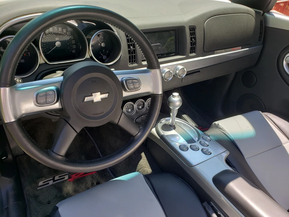 2005 Chevrolet SSR - Image 20 of 31