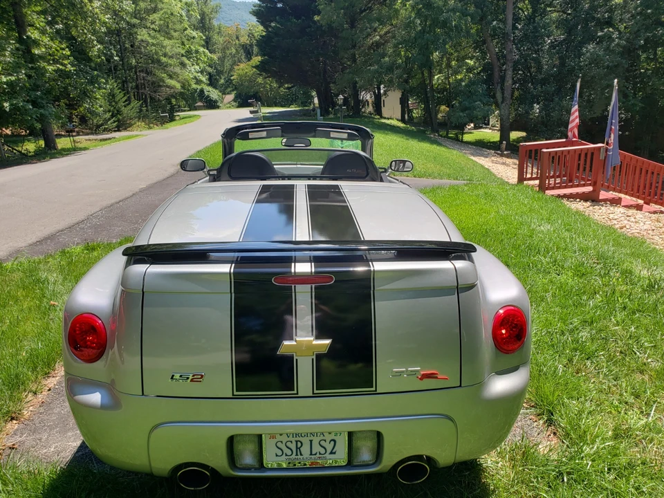 2005 Chevrolet SSR - Image 3 of 31