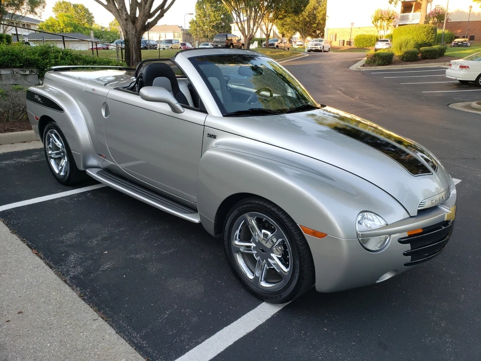 2005 Chevrolet SSR - Image 4 of 31