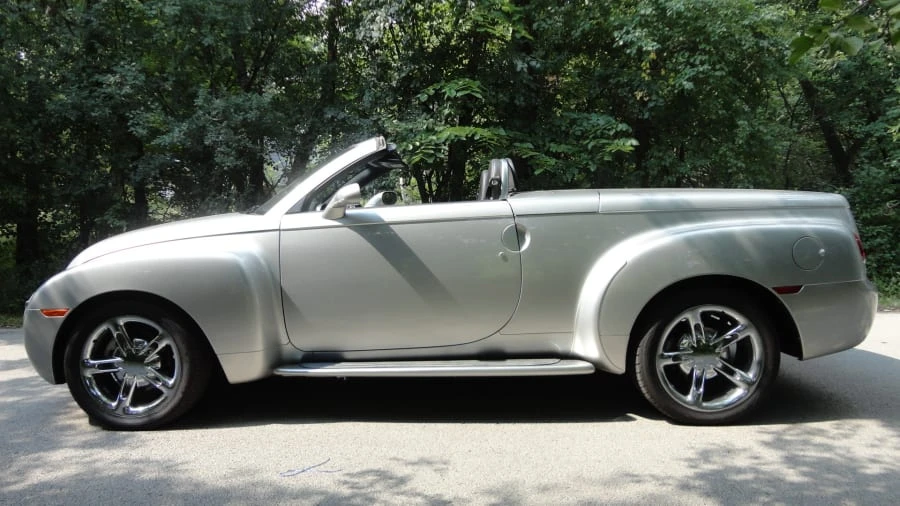 2005 Chevrolet SSR - Image 3 of 9