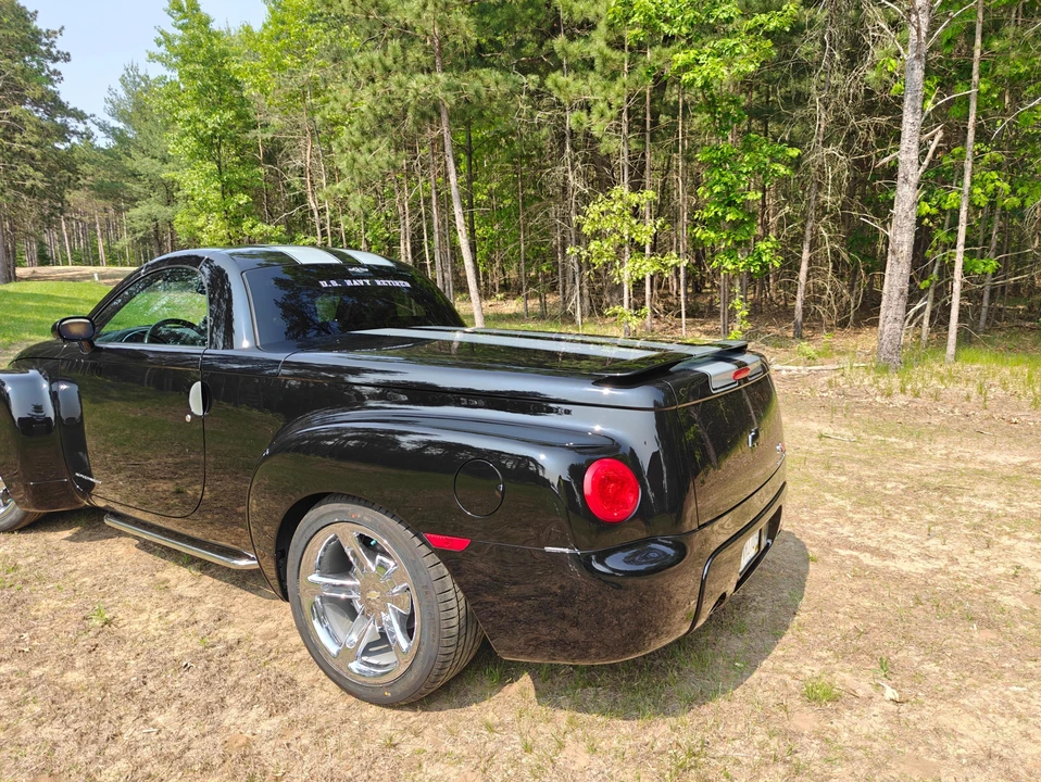 2005 Chevrolet SSR - Image 10 of 31