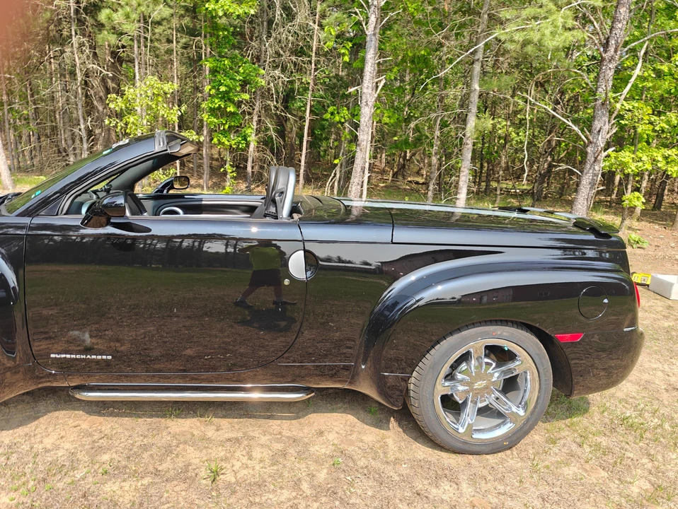 2005 Chevrolet SSR - Image 28 of 31