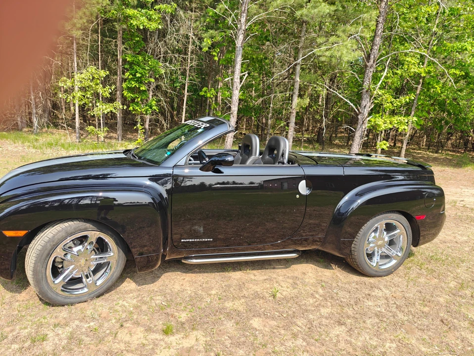 2005 Chevrolet SSR - Image 8 of 31