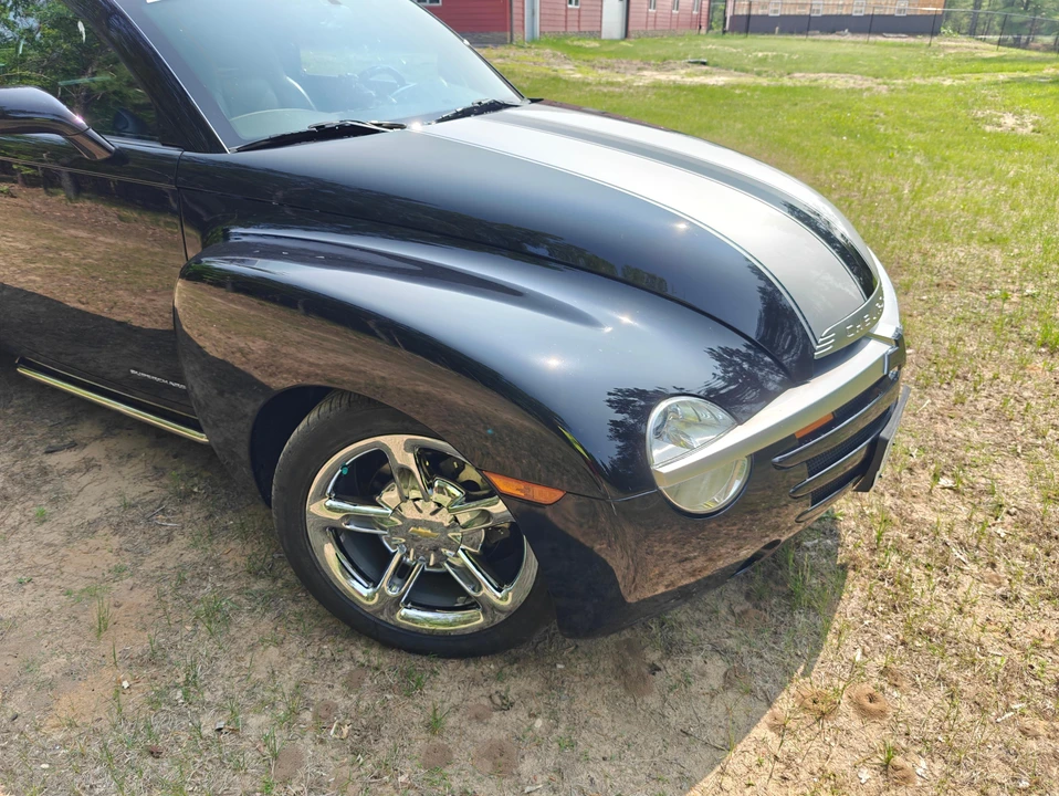 2005 Chevrolet SSR - Image 18 of 31