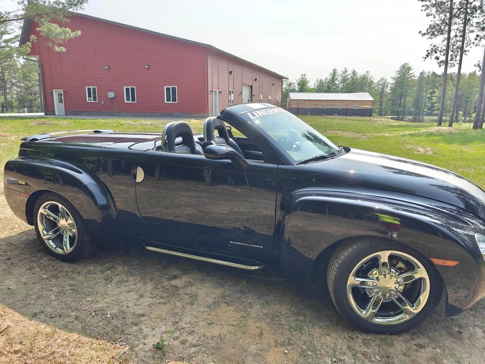 2005 Chevrolet SSR - Image 17 of 31