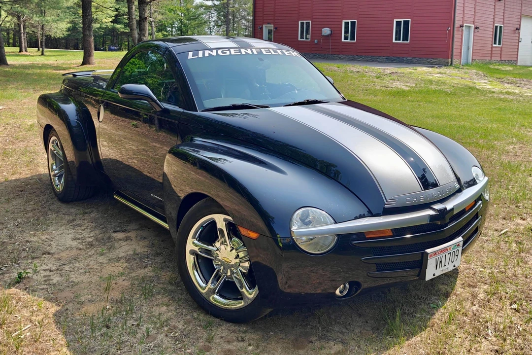 2005 Chevrolet SSR - Image 3 of 31