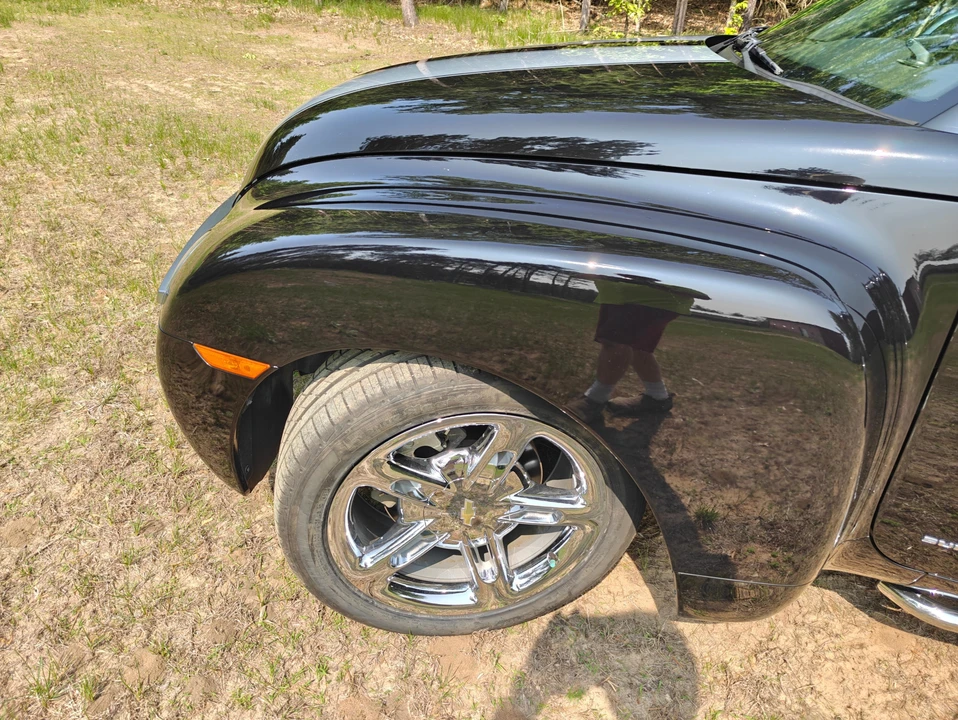 2005 Chevrolet SSR - Image 22 of 31
