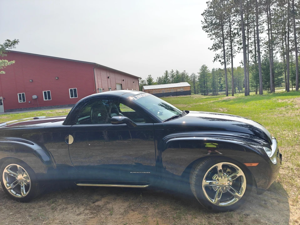 2005 Chevrolet SSR - Image 16 of 31