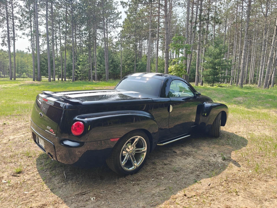 2005 Chevrolet SSR - Image 13 of 31