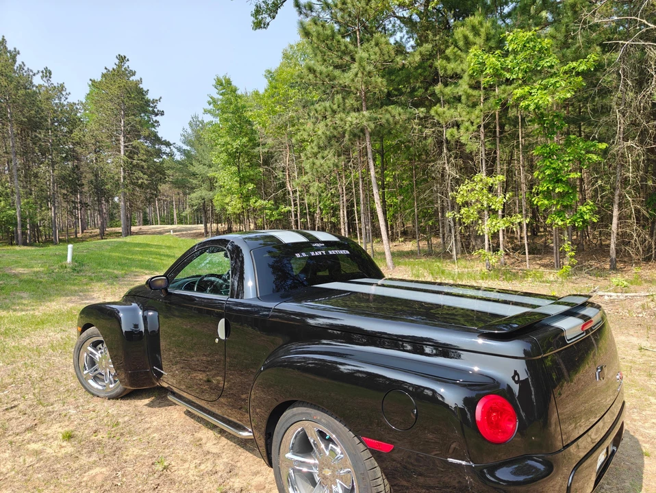 2005 Chevrolet SSR - Image 9 of 31