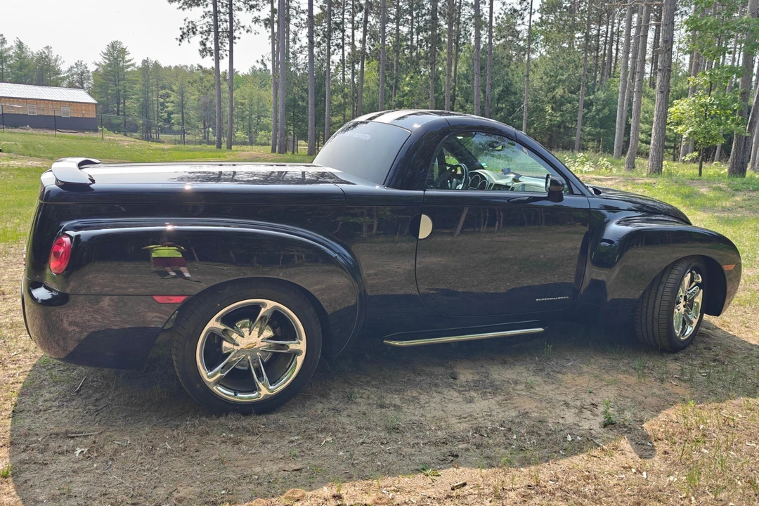 2005 Chevrolet SSR - Image 14 of 31