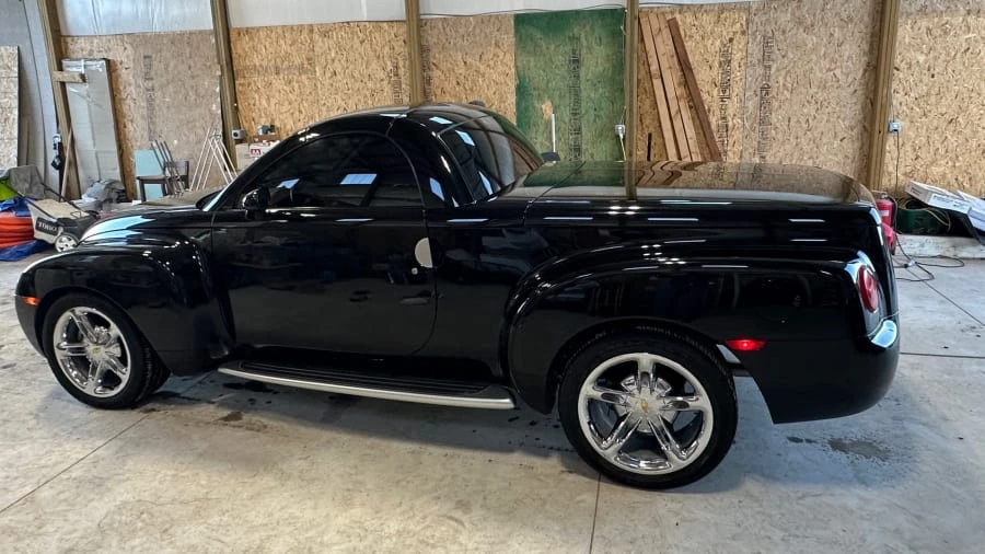 2005 Chevrolet SSR - Image 6 of 11
