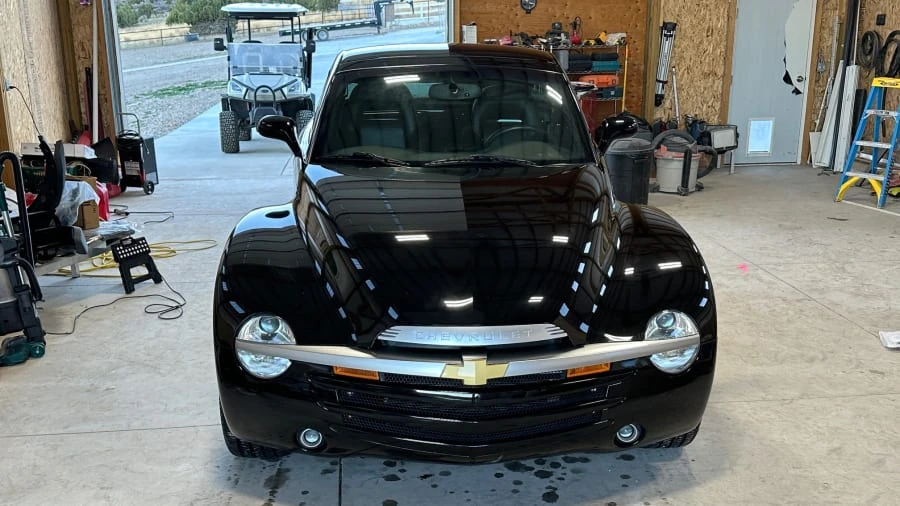 2005 Chevrolet SSR - Image 2 of 11