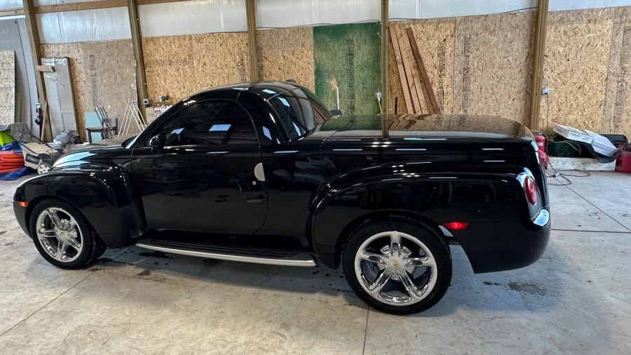 2005 Chevrolet SSR - Image 4 of 11