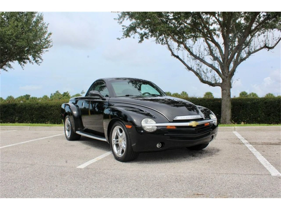 2005 Chevrolet SSR - Image 7 of 31