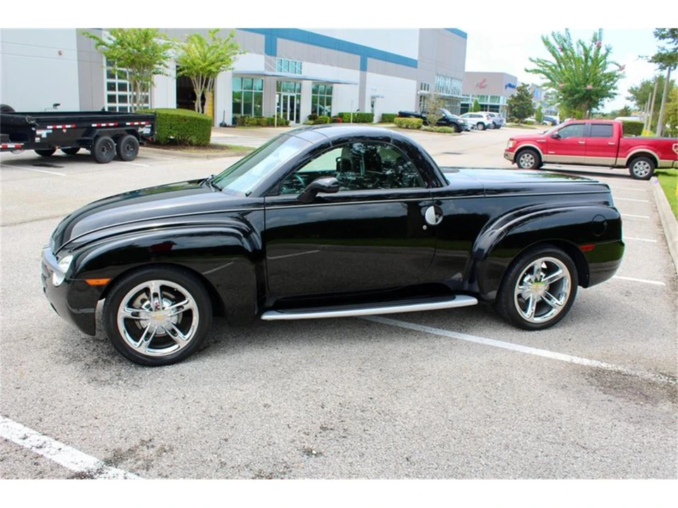 2005 Chevrolet SSR - Image 25 of 31