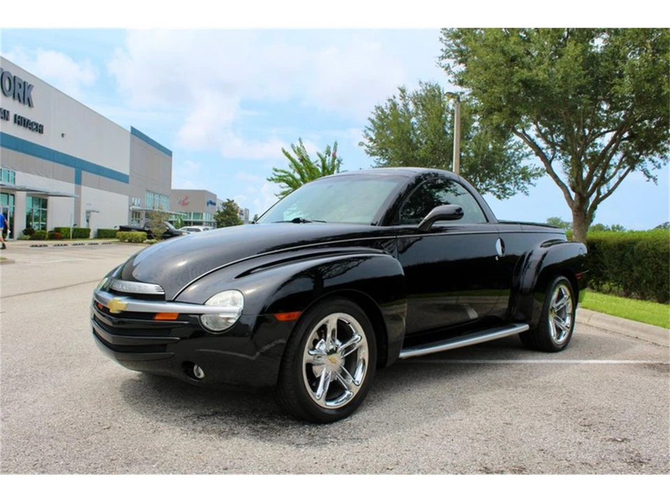 2005 Chevrolet SSR - Image 10 of 31