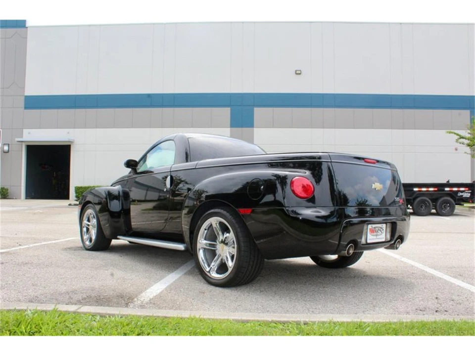 2005 Chevrolet SSR - Image 14 of 31