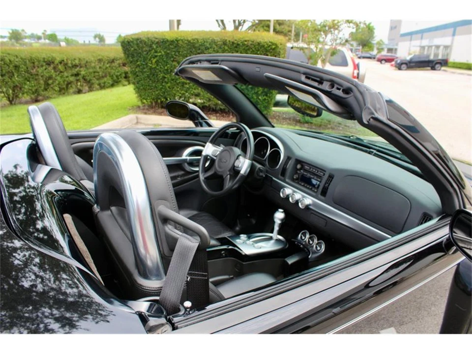 2005 Chevrolet SSR - Image 29 of 31