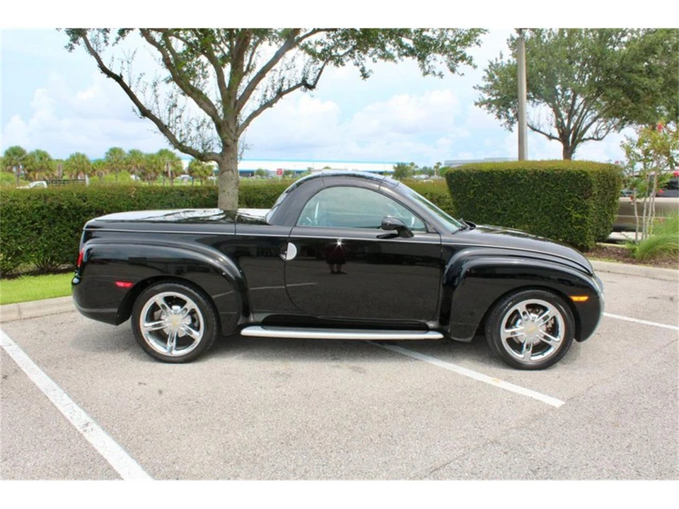 2005 Chevrolet SSR - Image 20 of 31