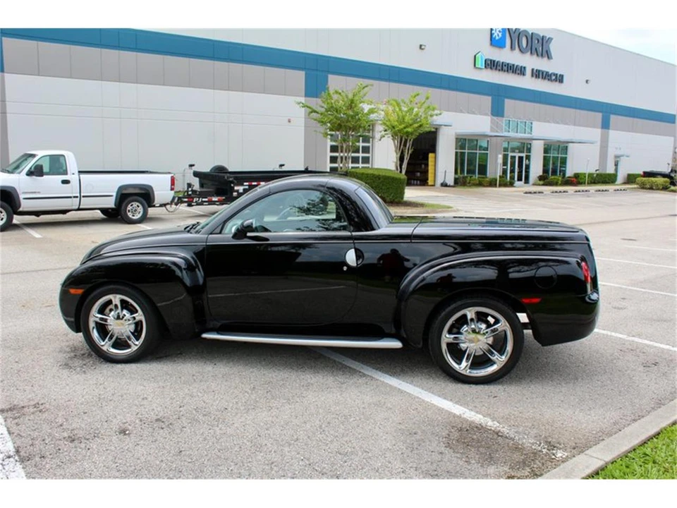 2005 Chevrolet SSR - Image 26 of 31