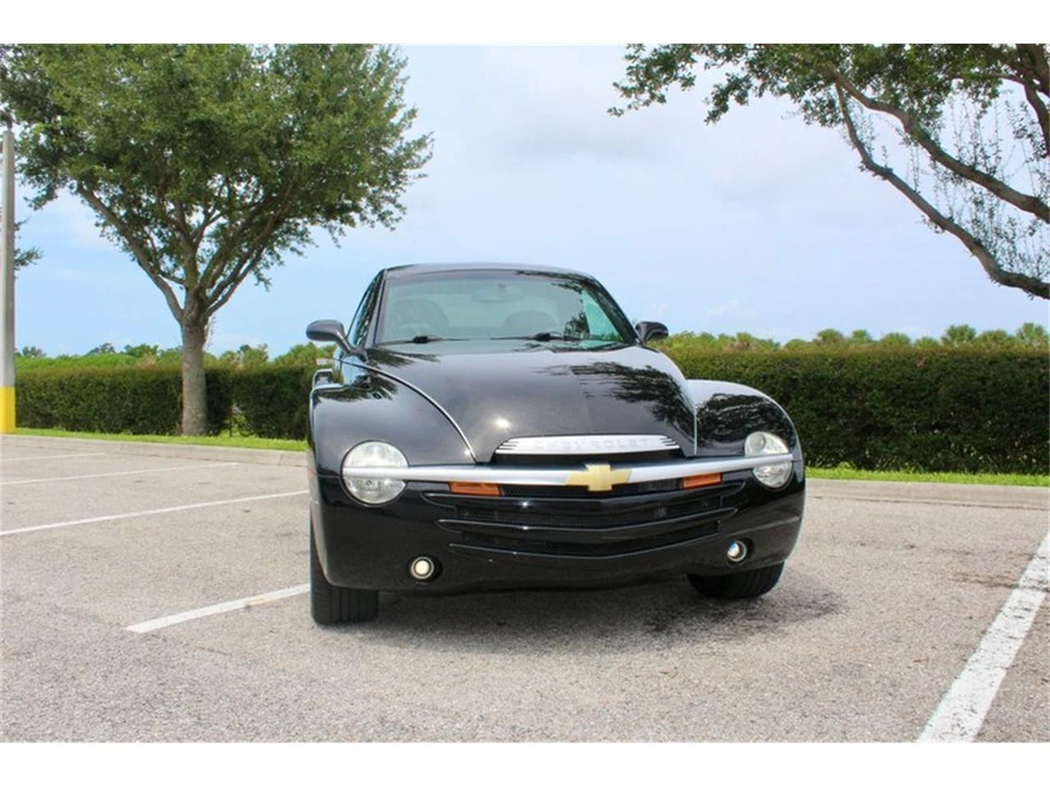 2005 Chevrolet SSR - Image 8 of 31