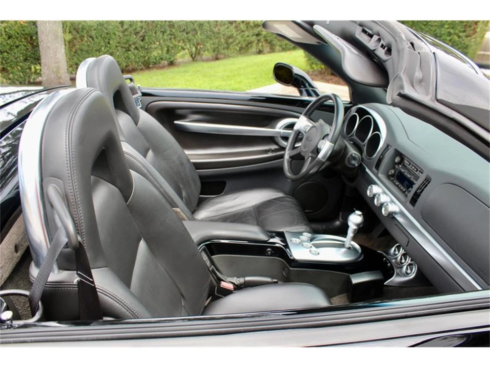 2005 Chevrolet SSR - Image 30 of 31