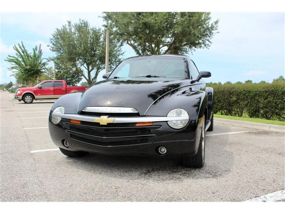 2005 Chevrolet SSR - Image 9 of 31