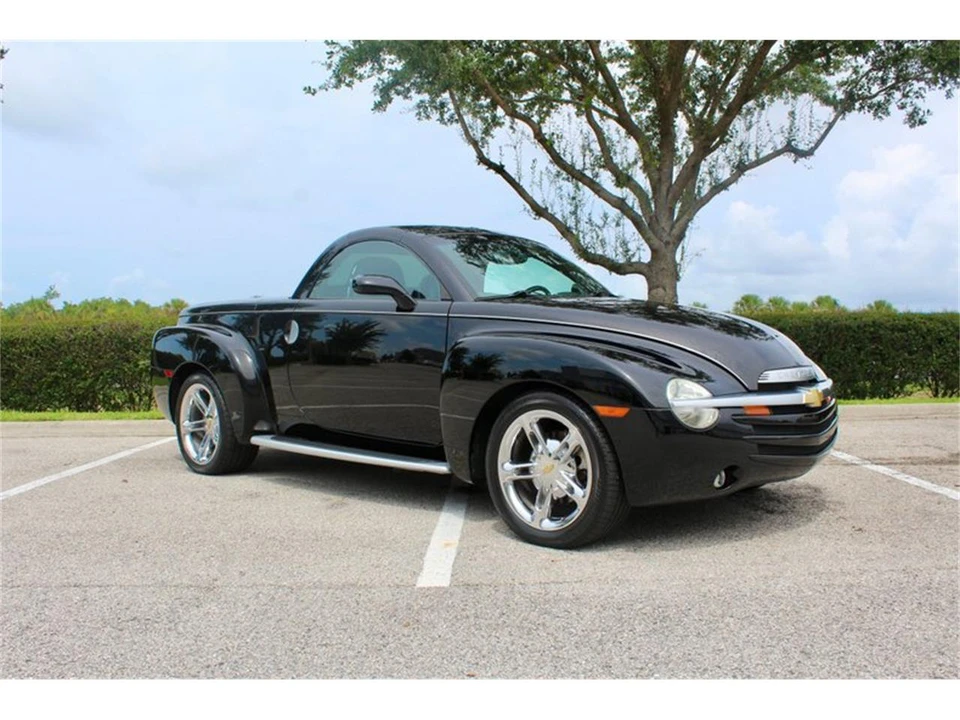 2005 Chevrolet SSR - Image 6 of 31