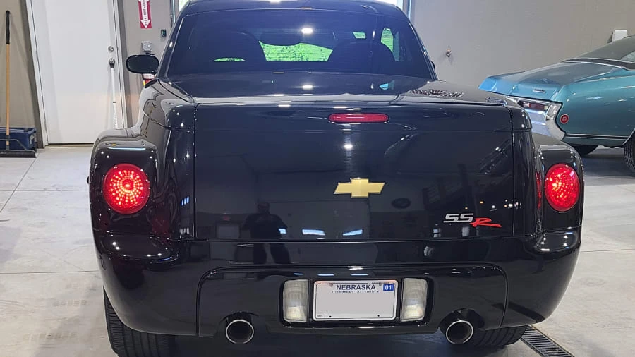 2005 Chevrolet SSR - Image 4 of 8