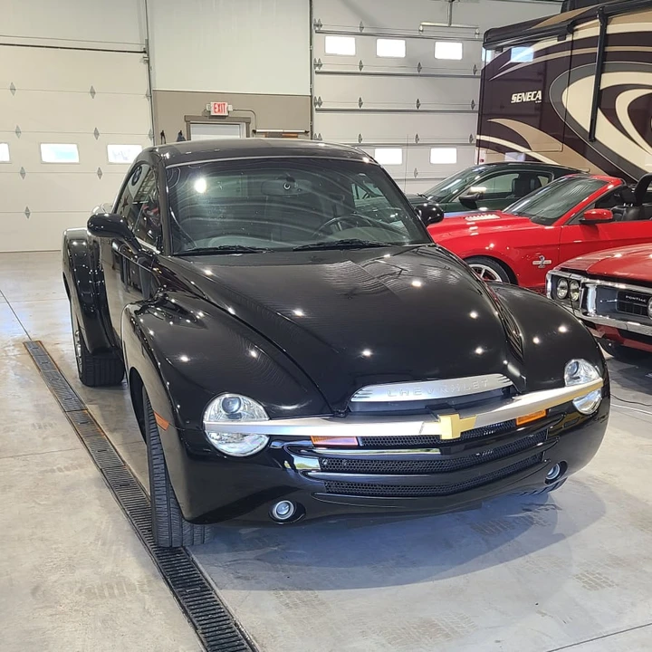 2005 Chevrolet SSR - Image 3 of 8