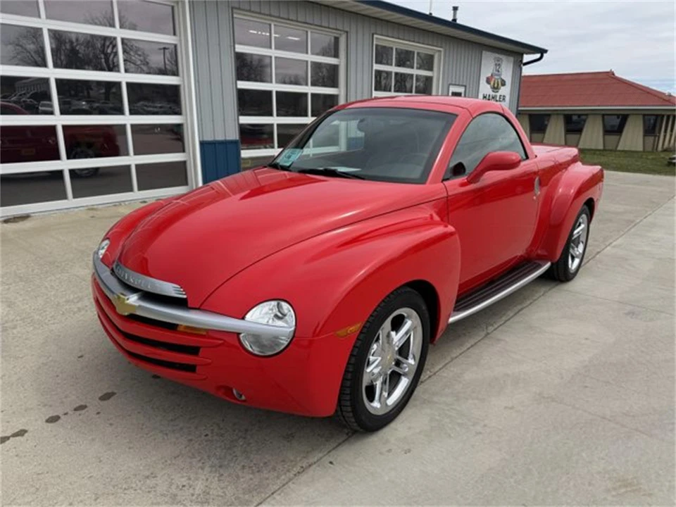 2005 Chevrolet SSR - Image 4 of 31