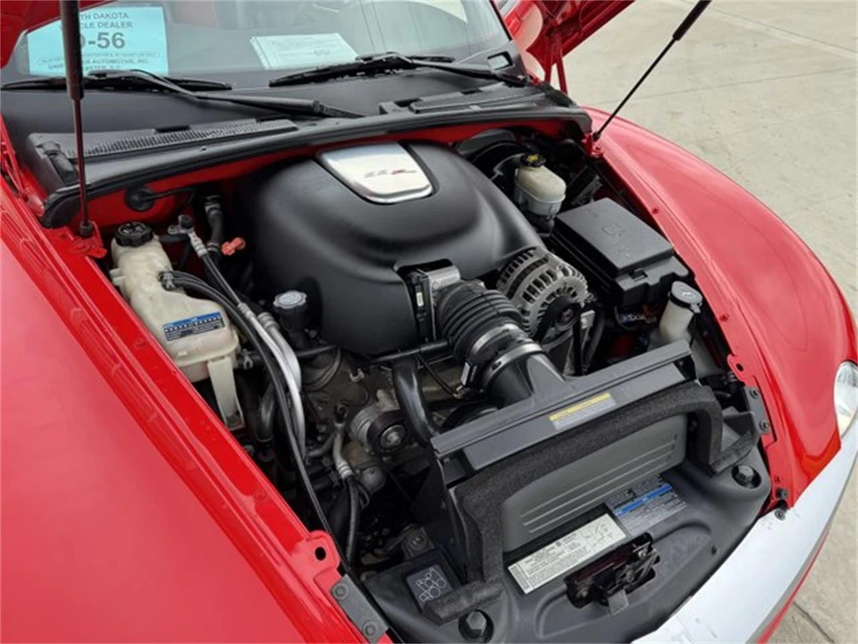 2005 Chevrolet SSR - Image 10 of 31