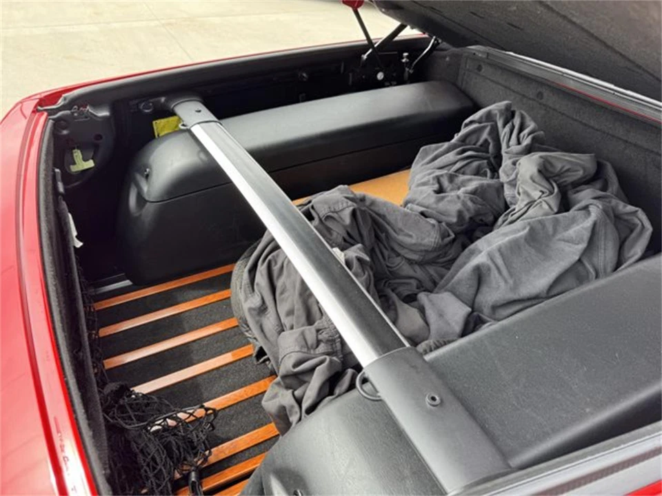 2005 Chevrolet SSR - Image 24 of 31