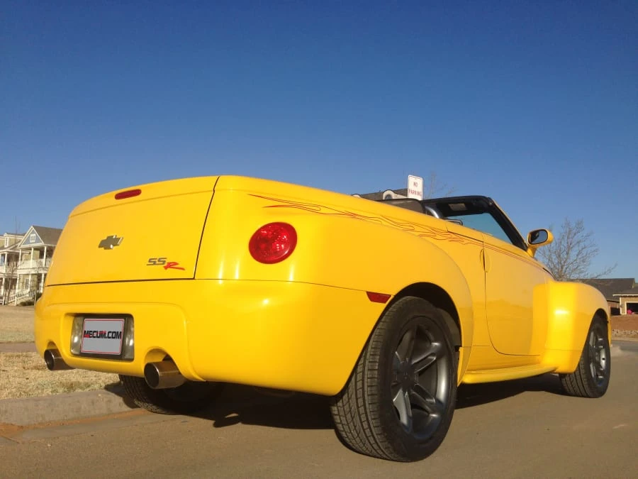 2005 Chevrolet SSR - Image 3 of 8