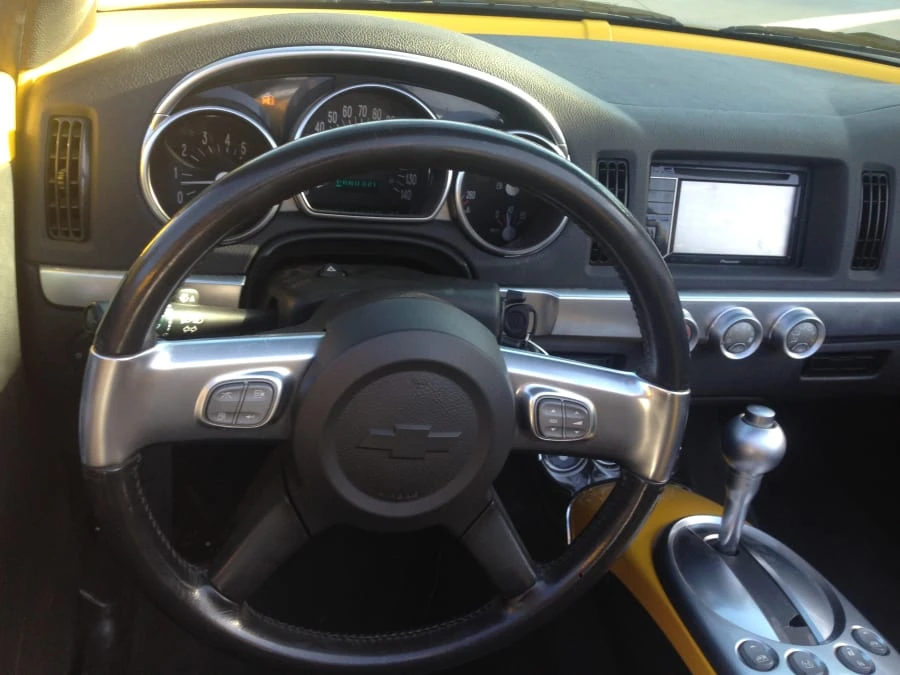 2005 Chevrolet SSR - Image 5 of 8
