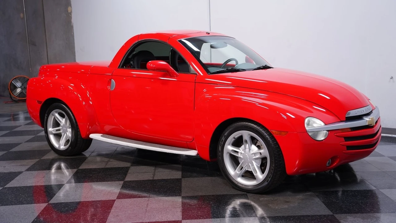 2005 Chevrolet SSR - Image 15 of 21
